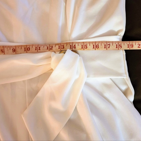 Emma & Michelle White Wide Leg Tie Waist Sleeveless V-Neck Jumpsuit Size 16 - Picture 9 of 16